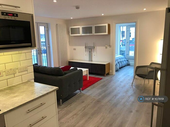 1 Bedroom Flat To Rent In Camberwell Road, London, SE5