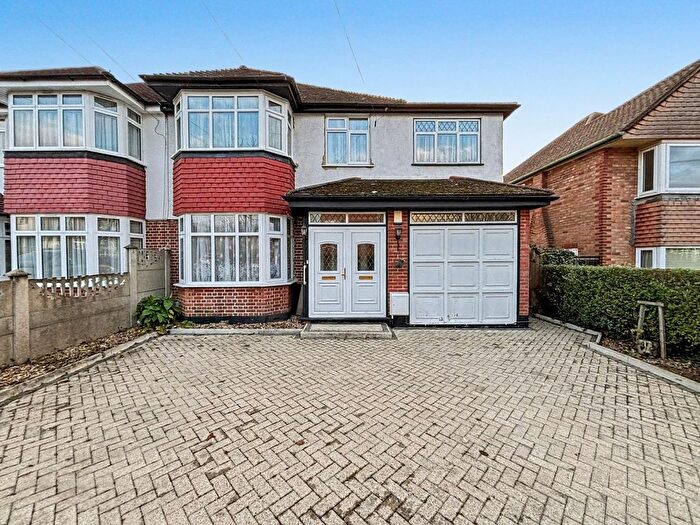 4 Bedroom Semi Detached House To Rent In Donnington Road, Harrow, HA3