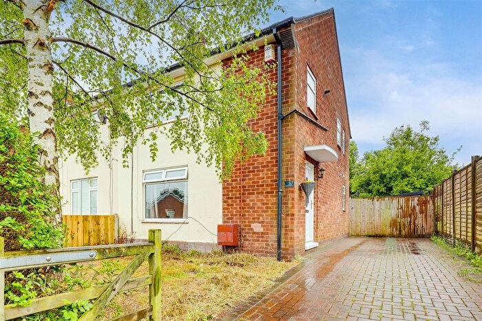 3 Bedroom Semi-Detached House To Rent In Winterton Rise, Bestwood, Nottingham, NG5