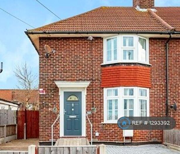3 Bedroom Semi-Detached House To Rent In Terrace Walk, Dagenham, RM9