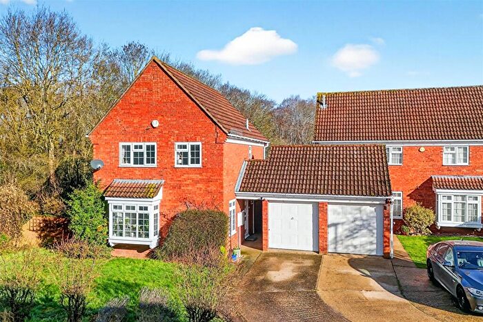 4 Bedroom Detached House For Sale In Sanders Close, Kempston, MK42