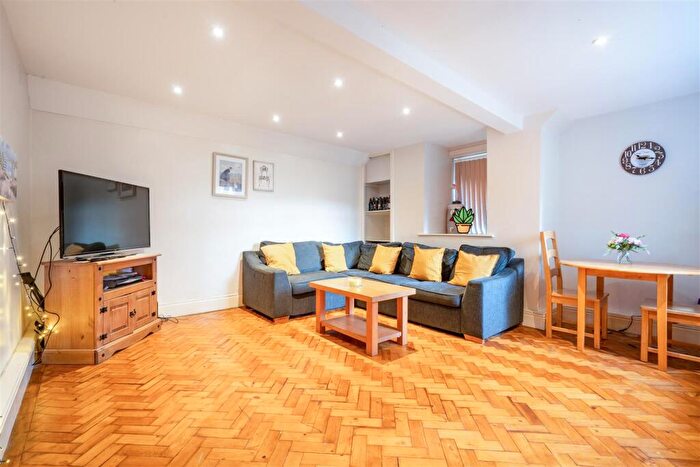 5 Bedroom House To Rent In A Tapton House Road, Sheffield, S10