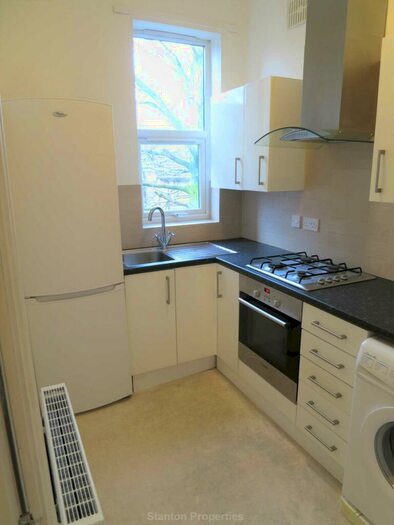 1 Bedroom Apartment To Rent In Northen Grove, West Didsbury, M20