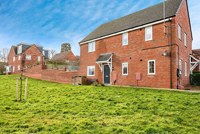 2 Bedroom Maisonette For Sale In Weavers Branch, Thame, Oxfordshire, OX9