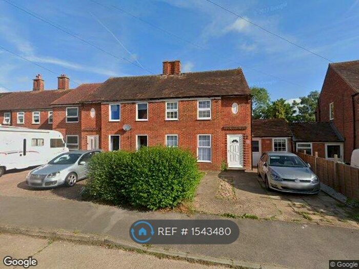 3 Bedroom Semi-Detached House To Rent In Churchill Crescent, Thame, OX9