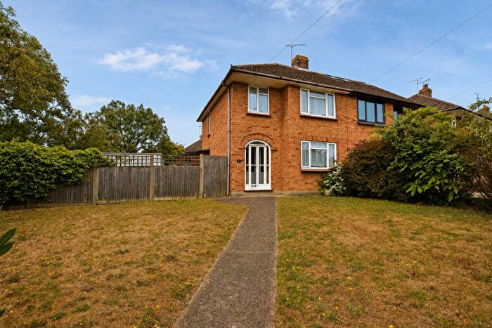 3 Bedroom Semi-Detached House For Sale In Maidstone Road, Rainham, ME8