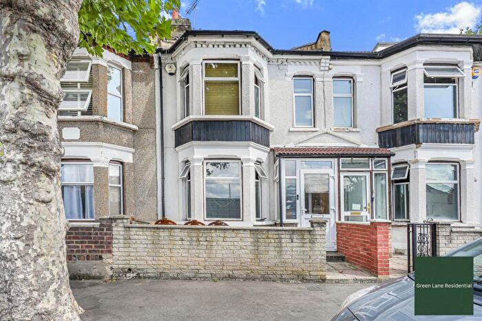 3 Bedroom House For Sale In Thackeray Road, East Ham, E6