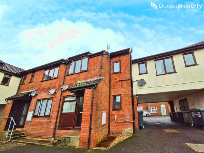1 Bedroom Flat To Rent In Oakfield Court, Blandford Forum, Dorset, DT11