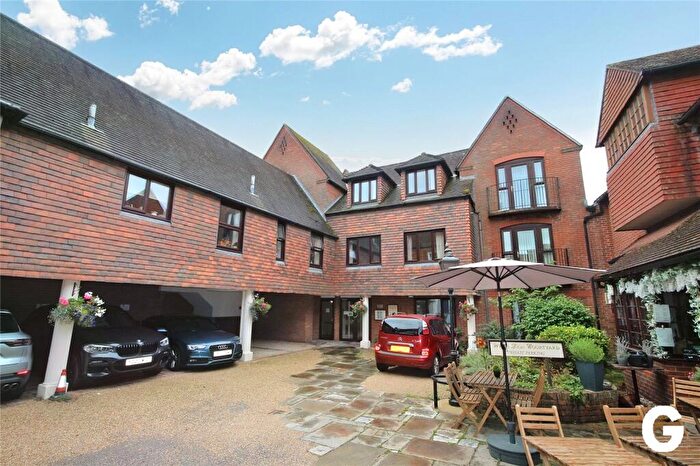 1 Bedroom Retirement Property To Rent In Deweys Lane, Ringwood, Hampshire, BH24
