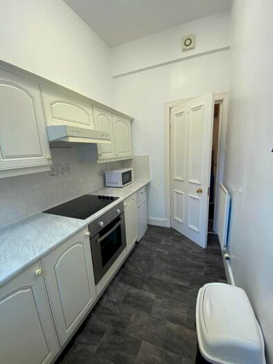 2 Bedroom Flat To Rent In Whitehall Crescent, City Centre, Dundee, DD1