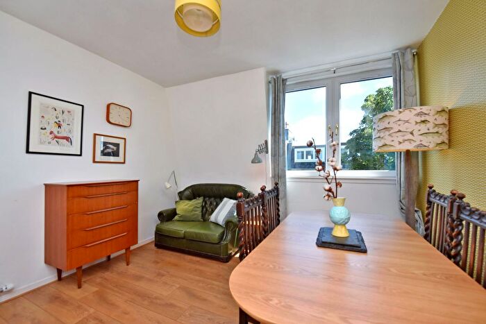 2 Bedroom Flat For Sale In Richmond Terrace, Rosemount, Aberdeen, AB25