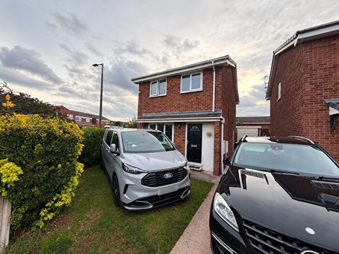 3 Bedroom Property To Rent In Amorys Holt Road, Rotherham, S66