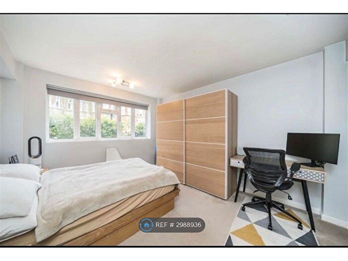 1 Bedroom Flat To Rent In Sandhurst Court, London, SW2
