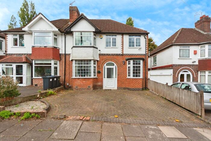4 Bedroom Semi-Detached House For Sale In Sheringham Road, Birmingham, West Midlands, B30