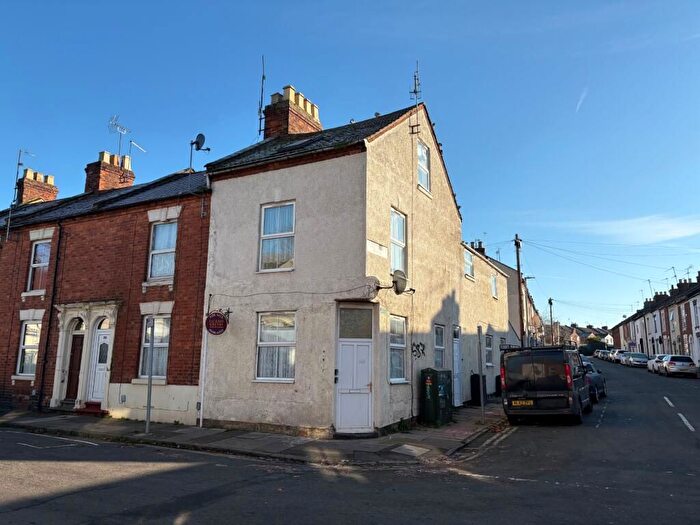 2 Bedroom Flat For Sale In Oakley Street, Northampton, NN1