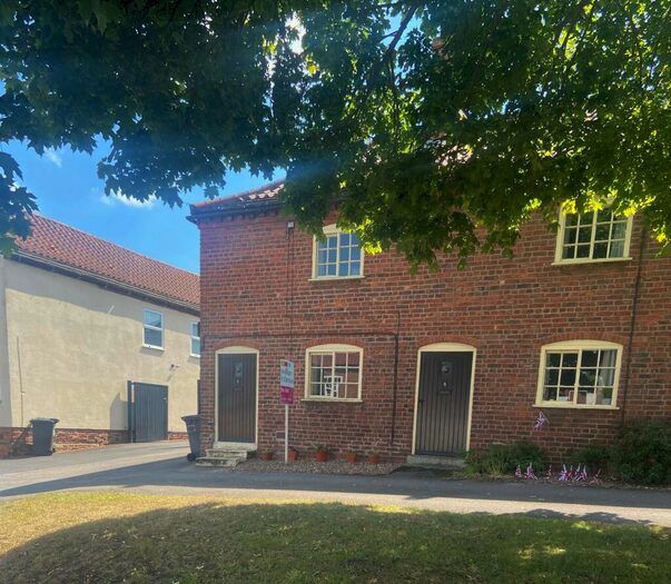 2 Bedroom Cottage To Rent In Doncaster Road, Bawtry, Doncaster, DN10