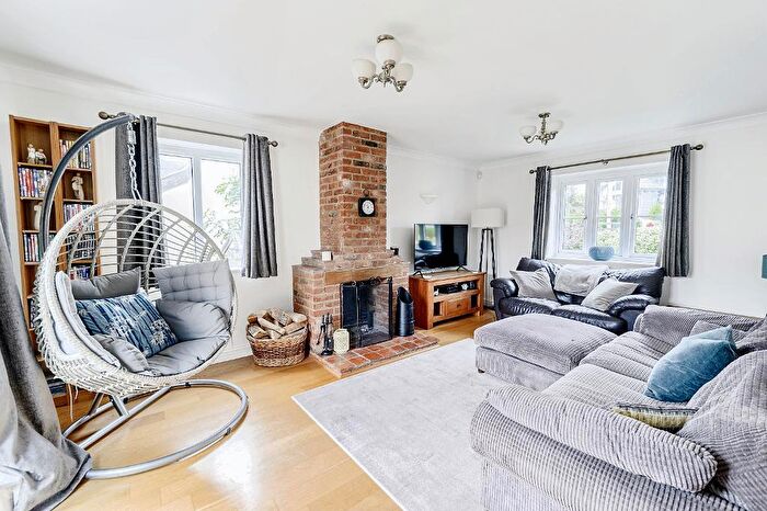 4 Bedroom Detached House For Sale In Church End, Thurleigh Bedford, MK44