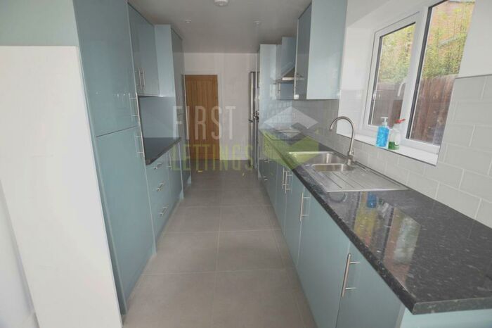 4 Bedroom Terraced House To Rent In Wordsworth Road, Leicester, LE2