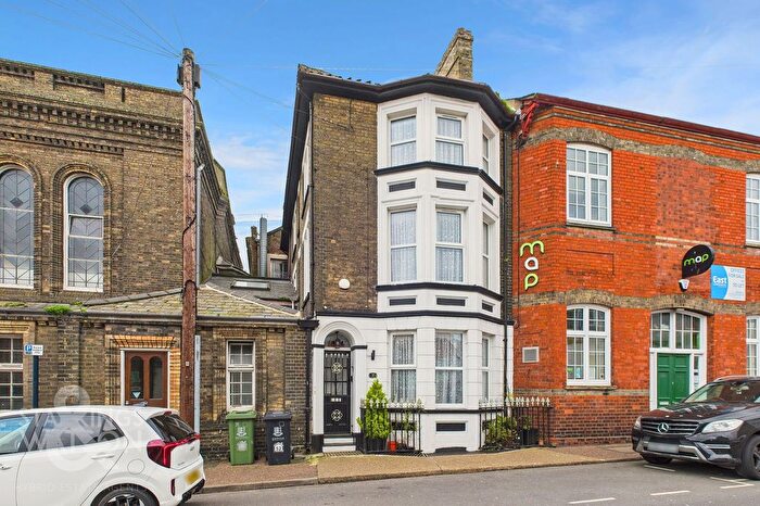 4 Bedroom Terraced House For Sale In Deneside, Great Yarmouth, NR30