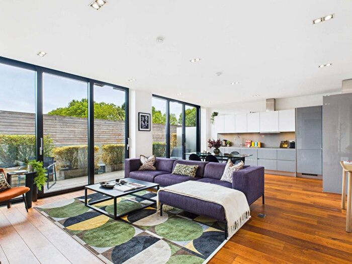 2 Bedroom Flat To Rent In Camden Town, NW1