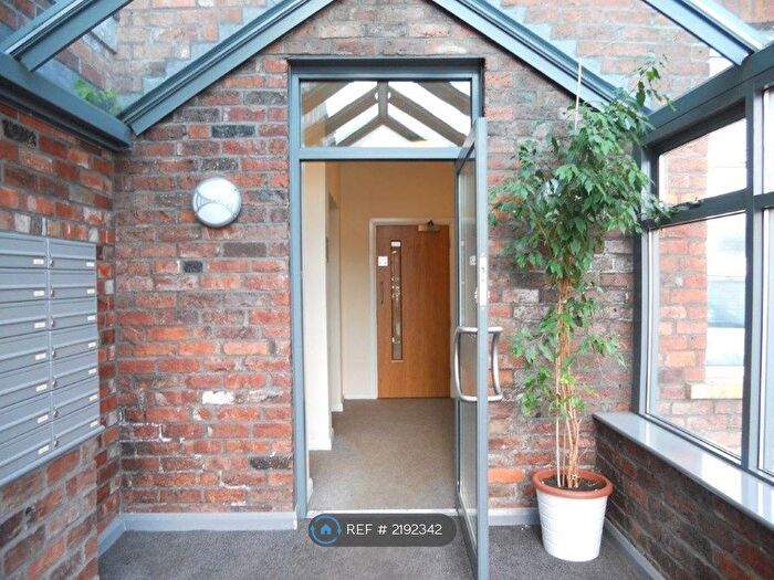 1 Bedroom Flat To Rent In Commercial Street, Morley, LS27