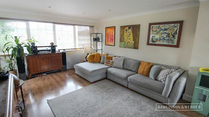 4 Bedroom End Of Terrace House To Rent In Victoria Avenue, West Molesey, KT8