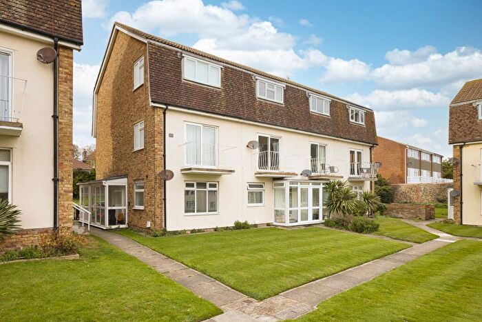 2 Bedroom Maisonette For Sale In Cheviot Court, Broadstairs, Kent, CT10