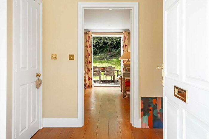 4 Bedroom Detached House For Sale In Southampton Road, Alderbury, Salisbury, Wiltshire, SP5