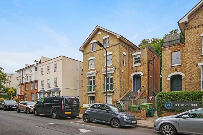 2 Bedroom Flat To Rent In Hamlet Road, London, SE19