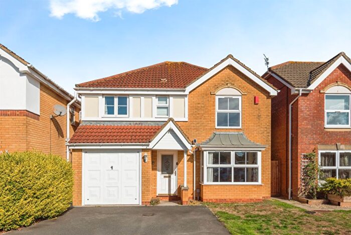 4 Bedroom Detached House For Sale In Yeats Close, Swindon, SN25
