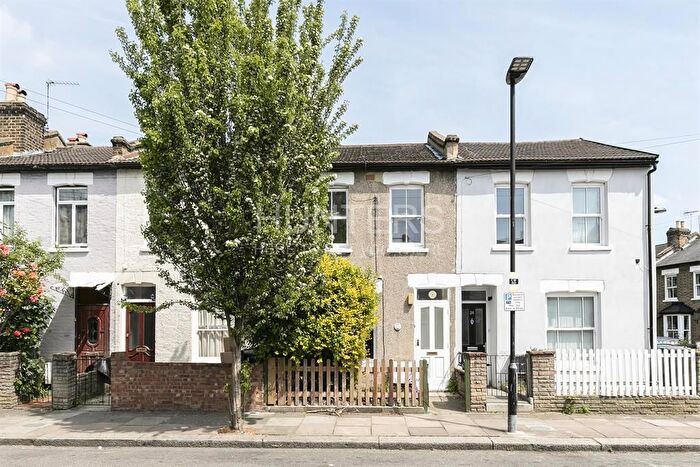 3 Bedroom Terraced House To Rent In Collingwood Road, London, N15