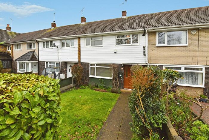 3 Bedroom Terraced House For Sale In Priors East, Basildon, Essex, SS14