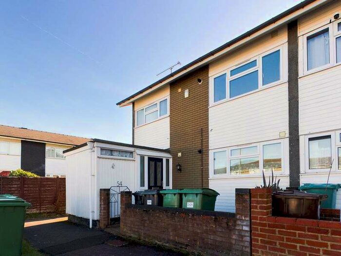 1 Bedroom Flat To Rent In Millard Close Oakridge, Basingstoke, RG21