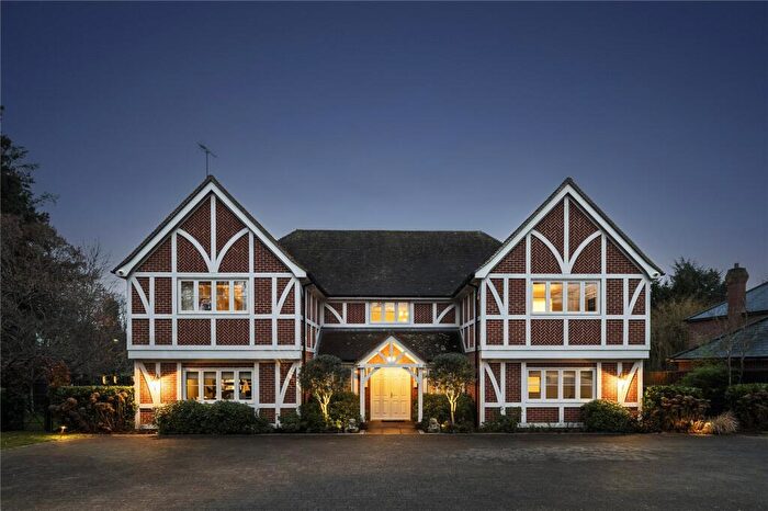 5 Bedroom Detached House For Sale In New Road, Shiplake, Henley On Thames, RG9