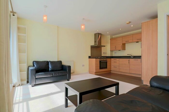 1 Bedroom Flat To Rent In Uxbridge Road, London, W13