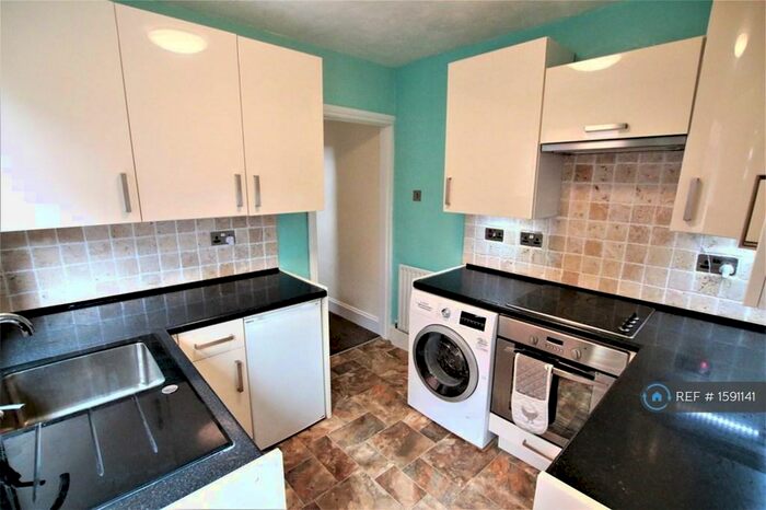 4 Bedroom Terraced House To Rent In St. Edwards Road, Reading, RG6