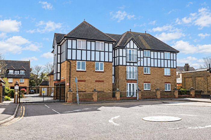 2 Bedroom Flat To Rent In Barnstaple Road, Lady Hamilton Court, SS1