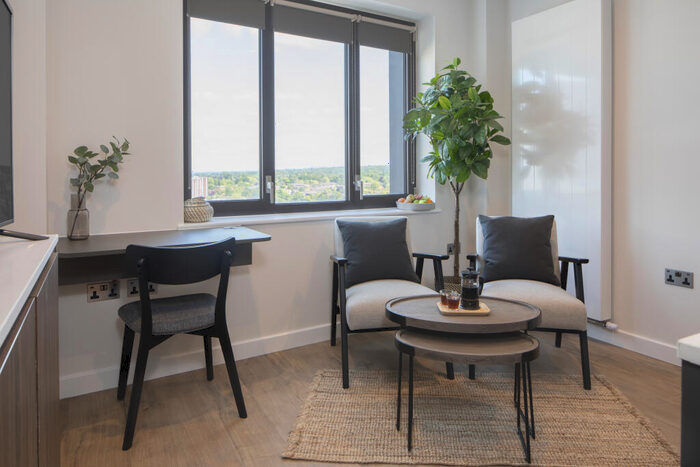 Studio To Rent In College Road, East Croydon, London, CR0