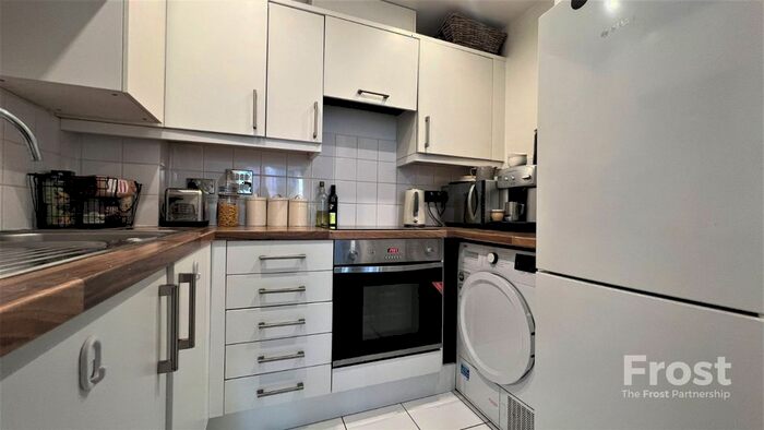 1 Bedroom Flat To Rent In Wooldridge Close, Feltham, TW14