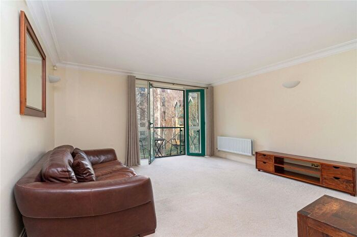 1 Bedroom Flat To Rent In Walpole House, Westminster Square, Westminster Bridge Road, SE1