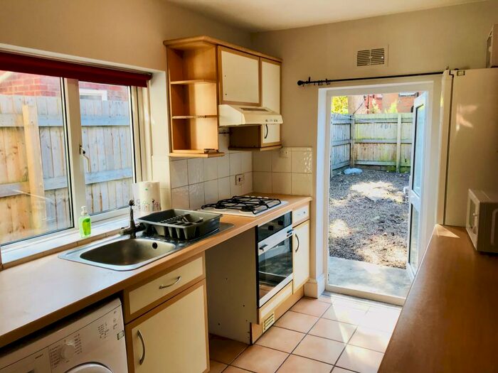 3 Bedroom Terraced House To Rent In Milton Road, Polygon, SO15