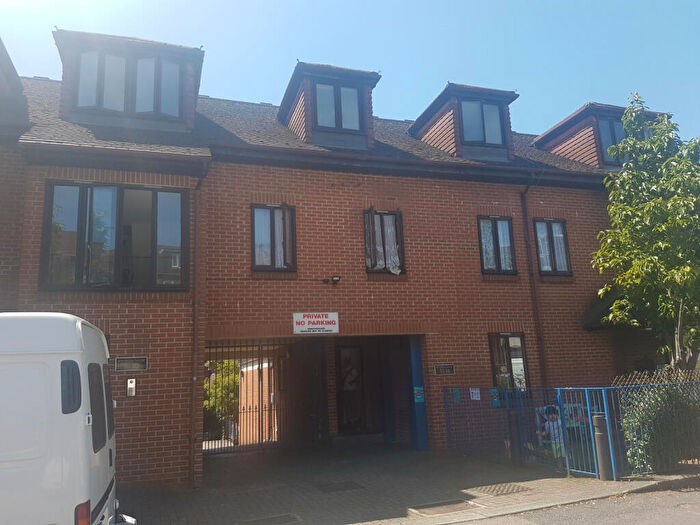 2 Bedroom Flat To Rent In Scout Way, NW7