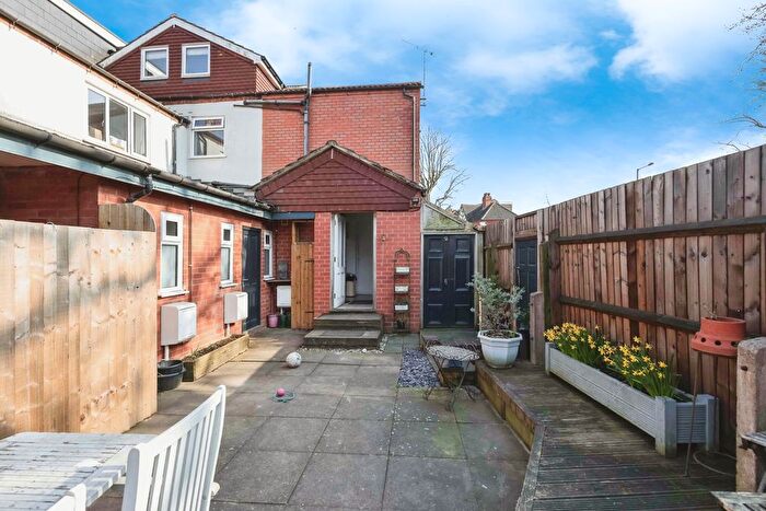 2 Bedroom Flat To Rent In Vicarage Road, Birmingham, B14