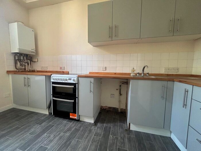 1 Bedroom Flat To Rent In High Street, Clay Cross, S45
