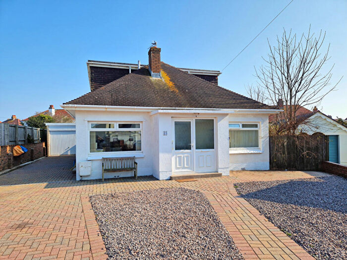 4 Bedroom Bungalow For Sale In Crossfield Avenue, Porthcawl, CF36