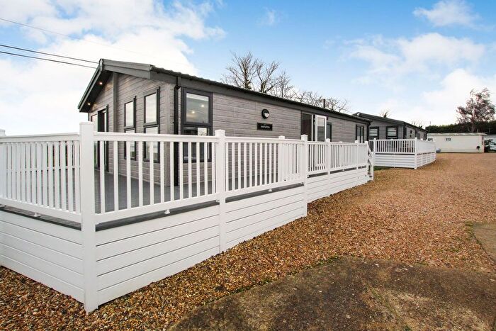 2 Bedroom Bungalow For Sale In Mapleton Wayside Caravan Park, Way Hill, Minster, Ramsgate, CT12