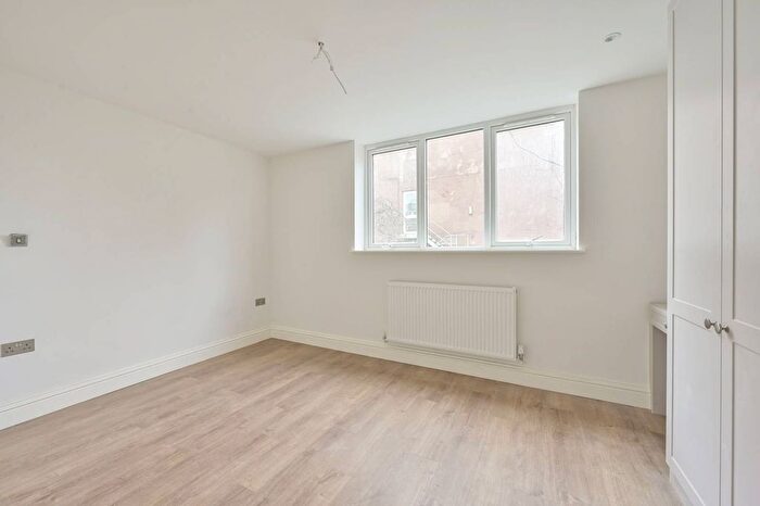 4 Bedroom Terraced House To Rent In Levana Close, Southfields, London, SW19