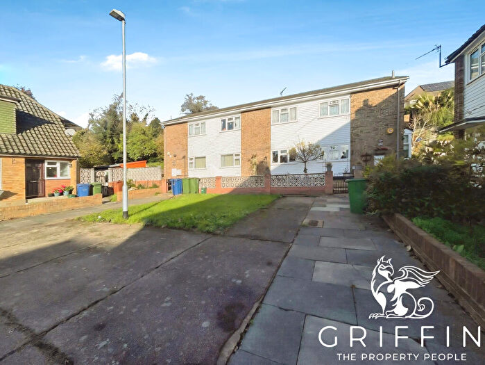 2 Bedroom Maisonette To Rent In Salisbury Road, Grays, RM17