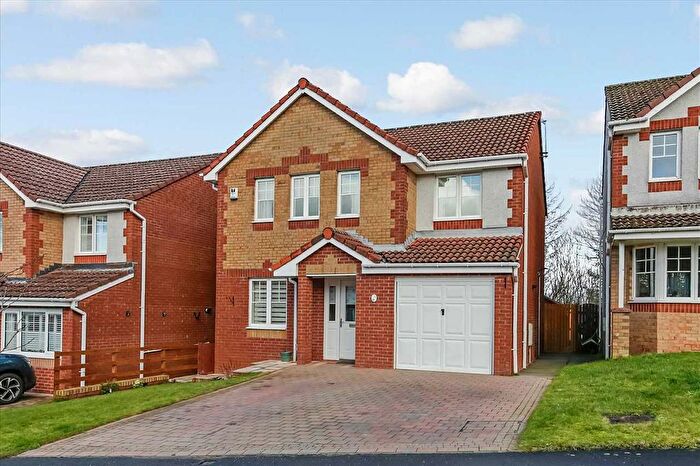 4 Bedroom Detached House For Sale In Kelvin Crescent, Cherry Tree Gardens, East Kilbride, G75