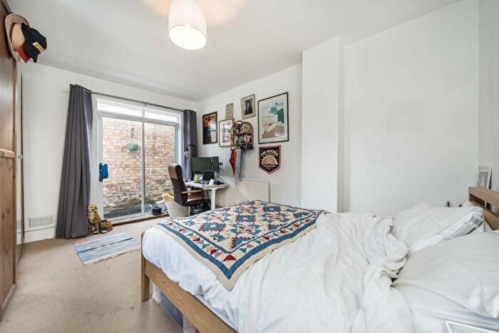 2 Bedroom Flat To Rent In Crystal Palace Road, East Dulwich, SE22